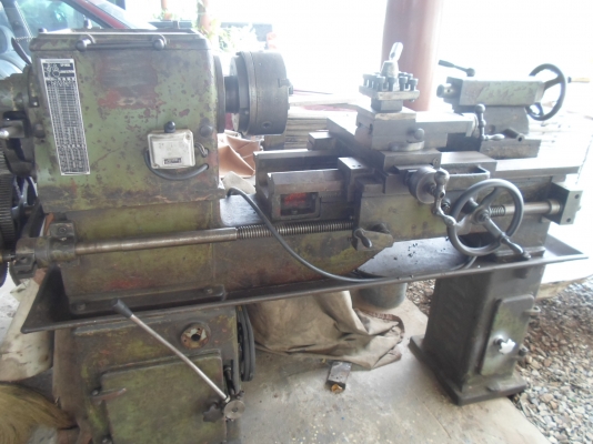 แท่นกลึง 4 ฟุต  พร้อมใช้ กลึงเกลียวได้ คอม้าถอดได้  ด่วน !!!  แค่  40,000