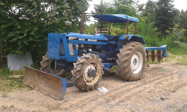 ขายรถไถ6610 เสื้อลาย สองเพลาพร้อมอุปกรณ์2ชิ้น