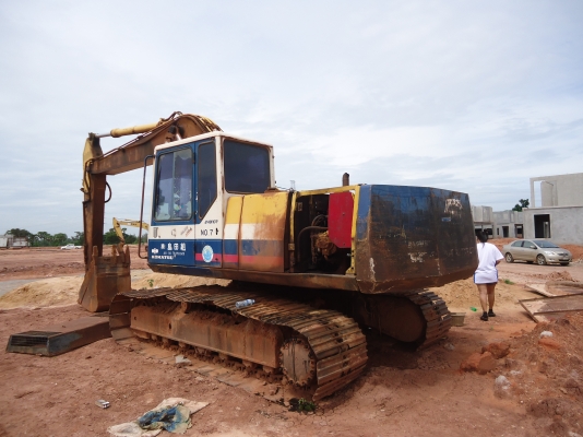 ขายด่วนรถแบคโฮKOMATSUPC200-5มีใบแจ้งจําหน่าย