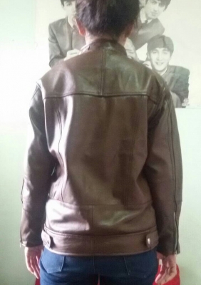 !!ขายเสื้อหนังคอจีนแขนซิบมีสีดำ/น้ำตาล ชายหญิงของใหมครับ