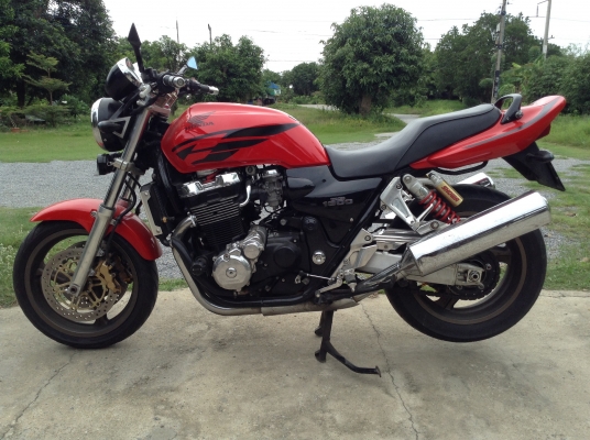 ธารนนทบุรี//ขาย honda cb1300 ปี99-00 สวยๆ ราคา 125,000 บาทอินวอยท์+ สรรพสารมิตร