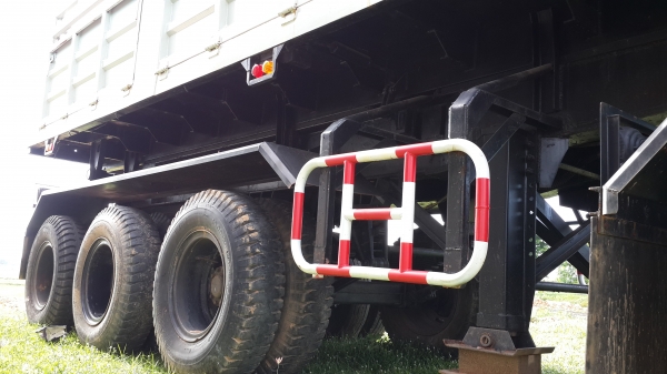 ขายด่วน HINO FM3M240แรง หัวลากหางดั้ม8.5ม.สามเพลาสภาพพร้อมใช้โทร0843923995