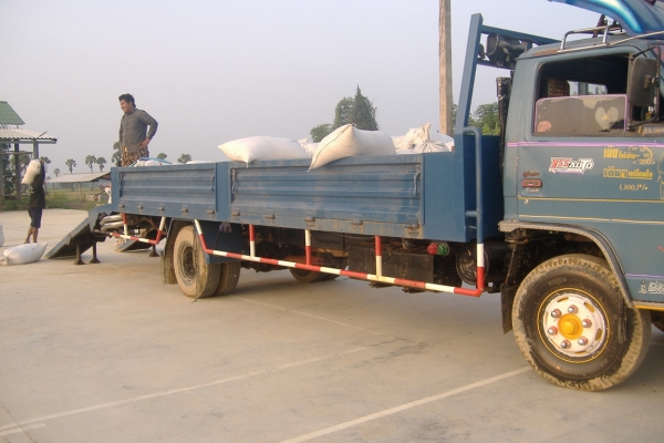 เทรเลอร์รถเกี่ยวเล็ก / แบคโฮ เล็ก อีซูซุ 100 แรง 390000 เทรเลอร์รถเกี่ยวเล็ก / แบคโฮ เล็ก อีซูซุ 100 แรง 390000