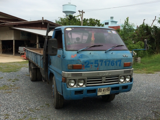ISUZU ElF 100 แรง