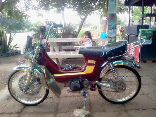 หลุดจองครับ ชาลี เครื่องเวฟ 110 สภาพดีขี่ได้ปกติ (เปลี่ยนท่อกับชุบฝาเครื่องก็หล่อเลยครับ) ไม่มี ท.บ แต่มีใบซื้อ-ขายให้ครับ ค่าตัว 14,500 บาท สนใจโทรสอบถาม 089-8054390 โอ๋ ลพบุรี