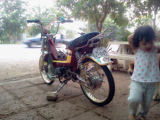 หลุดจองครับ ชาลี เครื่องเวฟ 110 สภาพดีขี่ได้ปกติ (เปลี่ยนท่อกับชุบฝาเครื่องก็หล่อเลยครับ) ไม่มี ท.บ แต่มีใบซื้อ-ขายให้ครับ ค่าตัว 14,500 บาท สนใจโทรสอบถาม 089-8054390 โอ๋ ลพบุรี