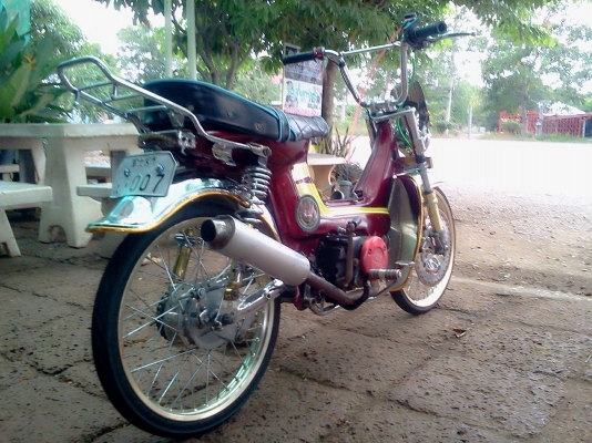 หลุดจองครับ ชาลี เครื่องเวฟ 110 สภาพดีขี่ได้ปกติ (เปลี่ยนท่อกับชุบฝาเครื่องก็หล่อเลยครับ) ไม่มี ท.บ แต่มีใบซื้อ-ขายให้ครับ ค่าตัว 14,500 บาท สนใจโทรสอบถาม 089-8054390 โอ๋ ลพบุรี