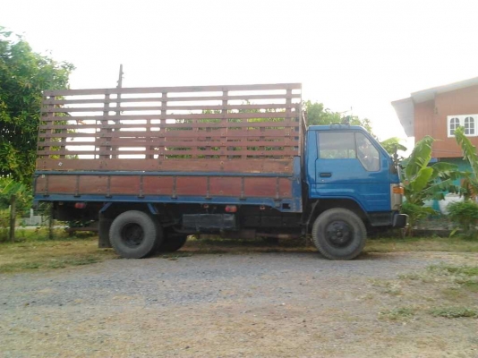 ขายรถบรรทุก 6 ล้อ Toyota 100 แรงรุ่น BU85