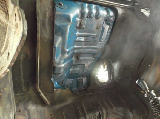 ขายรถบรรทุก 6 ล้อ Toyota 100 แรงรุ่น BU85