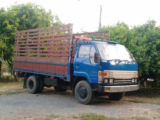 ขายรถบรรทุก 6 ล้อ Toyota 100 แรงรุ่น BU85