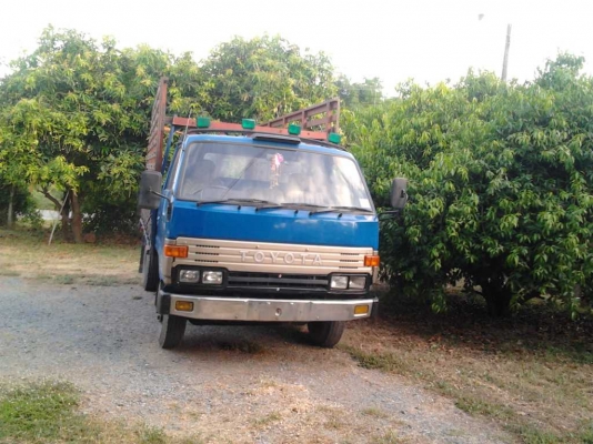 ขายรถบรรทุก 6 ล้อ Toyota 100 แรงรุ่น BU85