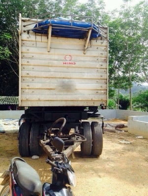 ขายหางพ่วง สามมิต  2 เพลา. ปี 55  สนใจติดต่อ 081 - 6079515