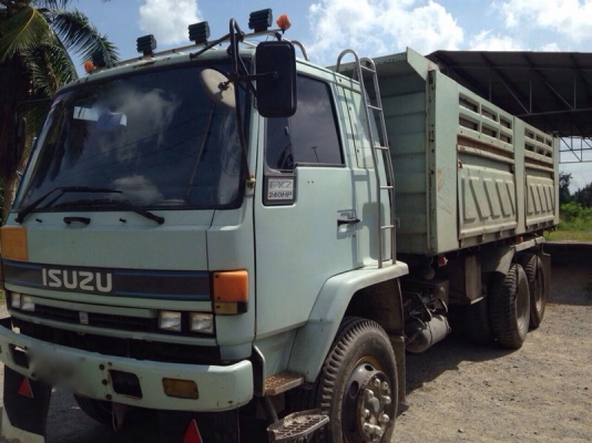 รถอีซูซุ 10 ล้อดั้ม 240 แรงม้า. ปี 39  ( นางฟ้าแท้ )  ,  ( ขายแม่ , ลูก )   สนใจติดต่อ  081 - 6079515