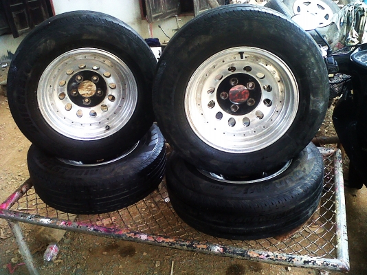 ล้อขอบ 15  5 รู พร้อมยางสภาพพร้อมใช้งาน