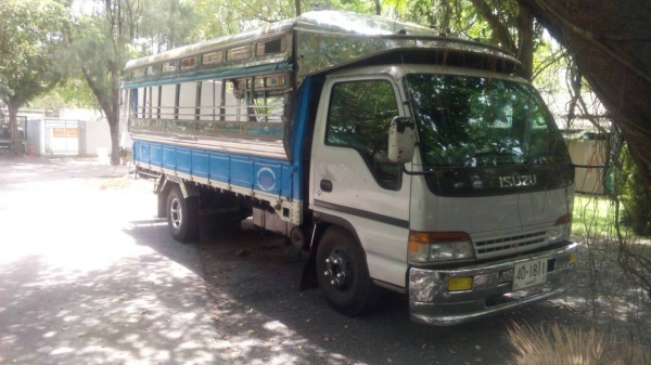 รถ isuzu เครื่อง4BD1 เทอรโบอินเตอร์ หัวกาตูนร์ เพาเวอร์ แอร์ แชสซี ks32 5.10m. จดปี 36