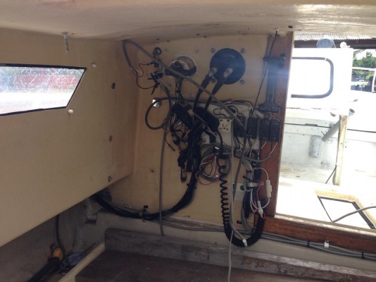 ขายเรือยามาฮ่า 23 ฟุต เครื่องยามาฮ่า 90 แรง 100,000 บาท ลดราคาก่อนระเบิดอะไหล่