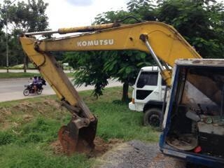 **480,000 บ.ต่อรอง**ขายแบคโฮ ราคาเบาๆ KOMATSU PC200-3 เครื่องเดิมปั้มเดิม แปลงคอนโทรลสั้นแล้ว เครื่องKOMATSU 6D105-135HP 6สูบ แน่นดีแรงดี ปั้มดีแน่น แรง ทำงานดีไม่โหลด บูมอาร์มสวยไม่ปะไม่ดาม ไม่ร้าว เอวดี มีขยับนิดๆ ช่วงล่าง70-80\% แทร็กดี หนาใช้ได้ โรลเลอ **480,000 บ.ต่อรอง**ขายแบคโฮ ราคาเบาๆ KOMATSU PC200-3 เครื่องเดิมปั้มเดิม แปลงคอนโทรลสั้นแล้ว เครื่องKOMATSU 6D105-135HP 6สูบ แน่นดีแรงดี ปั้มดีแน่น แรง ทำงานดีไม่โหลด บูมอาร์มสวยไม่ปะไม่ดาม ไม่ร้าว เอวดี มีขยับนิดๆ ช่วงล่าง70-80\% แทร็กดี หนาใช้ได้ โรลเลอ
