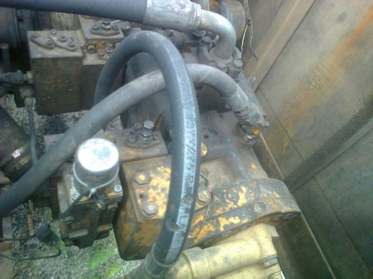 **480,000 บ.ต่อรอง**ขายแบคโฮ ราคาเบาๆ KOMATSU PC200-3 เครื่องเดิมปั้มเดิม แปลงคอนโทรลสั้นแล้ว เครื่องKOMATSU 6D105-135HP 6สูบ แน่นดีแรงดี ปั้มดีแน่น แรง ทำงานดีไม่โหลด บูมอาร์มสวยไม่ปะไม่ดาม ไม่ร้าว เอวดี มีขยับนิดๆ ช่วงล่าง70-80\% แทร็กดี หนาใช้ได้ โรลเลอ **480,000 บ.ต่อรอง**ขายแบคโฮ ราคาเบาๆ KOMATSU PC200-3 เครื่องเดิมปั้มเดิม แปลงคอนโทรลสั้นแล้ว เครื่องKOMATSU 6D105-135HP 6สูบ แน่นดีแรงดี ปั้มดีแน่น แรง ทำงานดีไม่โหลด บูมอาร์มสวยไม่ปะไม่ดาม ไม่ร้าว เอวดี มีขยับนิดๆ ช่วงล่าง70-80\% แทร็กดี หนาใช้ได้ โรลเลอ