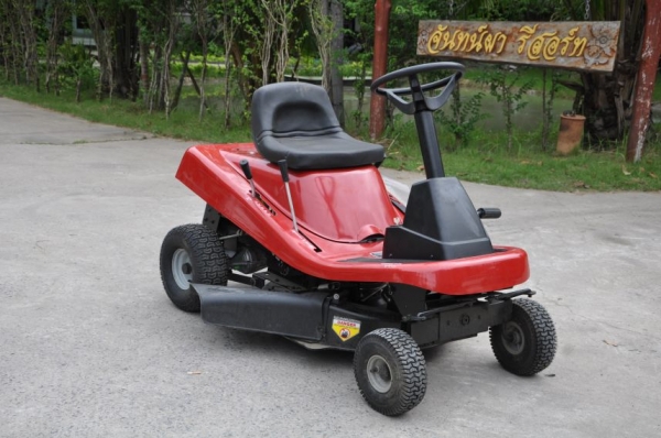 ขายรถตัดหญ้า นั่งขับ ของใหม่(ไต้หวัน)เปิดตู้ญี่ปุ่นติดมา1ตัว คุณภาพมาตราฐานส่งออก 45,000เท่านั้น!!
