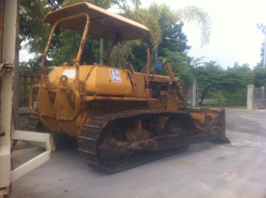 ขายด่วนรถแทร็กเตอร์ตีนตะขาบKOMATSU-D53-16รถสวยเดิม