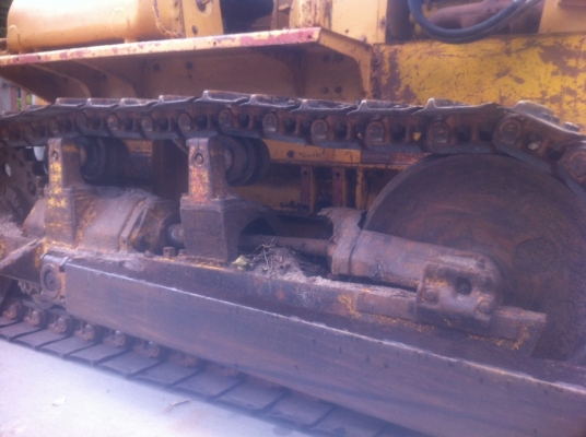 ขายด่วนรถแทร็กเตอร์ตีนตะขาบKOMATSU-D53-16รถสวยเดิม