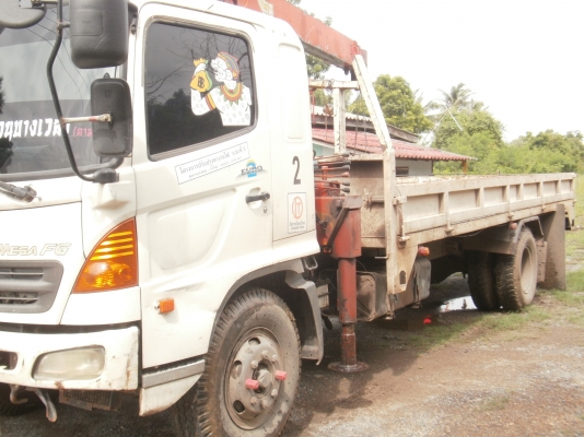 รถบรรทุกติดเครน