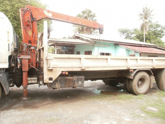 รถบรรทุกติดเครน