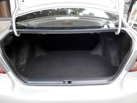 Toyota Corolla Altis 1.6 E ปี 2004 เกียร์ ธรรมดา สภาพสวย กุญแจ 2 ดอก มี Bookservice  ล๊อคเทค 3 ชั้น