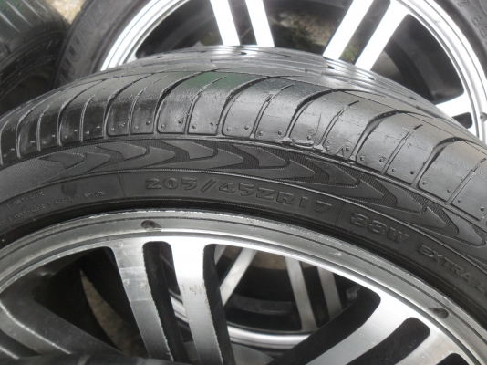 ล้อแม็ก 17นิ้ว 4รู100 พร้อมยาง สวยๆ 4 ล้อ ราคา 6500 บาท