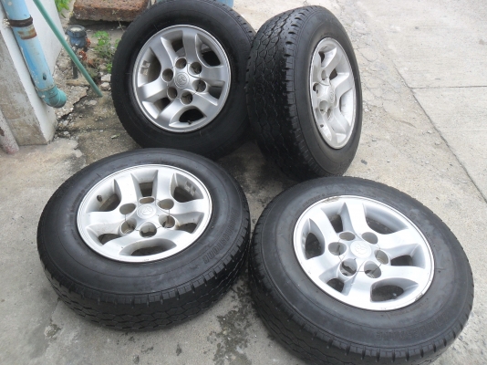 ล้อแม็ก 15นิ้ว 6รู โตโยต้า พร้อมยาง สวยๆ 4 ล้อ ราคา 6500 บาท