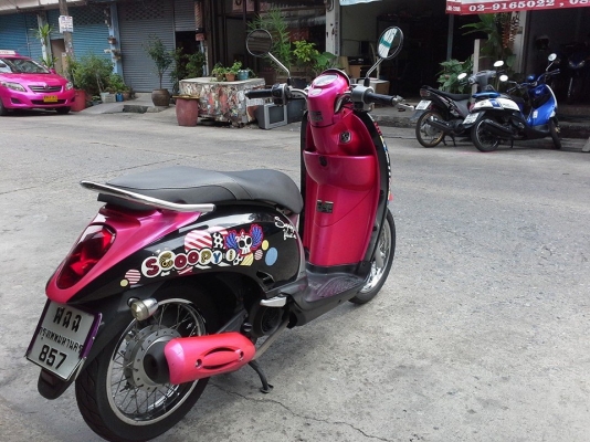 Scoopy i ปี 54  สีชมพู ขาว หลุดจำนำ เอกสารจำนำครบ ต่อภาษี พรบ.ได้ปกติ รถสวย