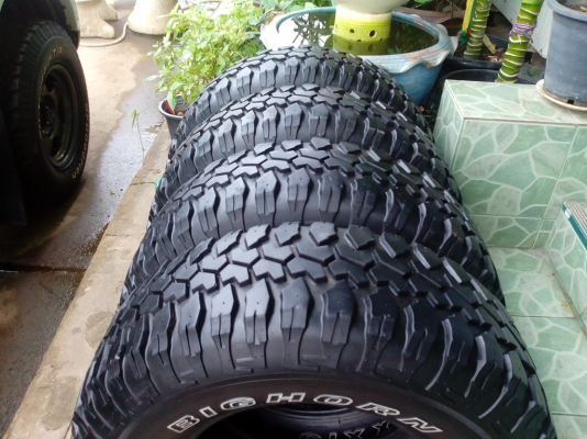 ขายยาง MAXXIS mud ขนาด 265/75/16  สวยๆเลยครับ