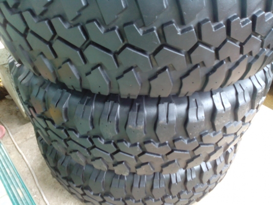 ขายยาง MAXXIS mud ขนาด 265/75/16  สวยๆเลยครับ