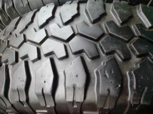 ขายยาง MAXXIS mud ขนาด 265/75/16  สวยๆเลยครับ