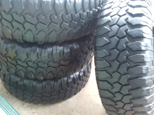 ขายยาง MAXXIS mud ขนาด 265/75/16  สวยๆเลยครับ