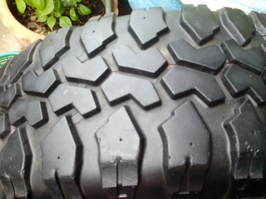 ขายยาง MAXXIS mud ขนาด 265/75/16  สวยๆเลยครับ