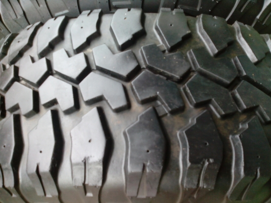 ขายยาง MAXXIS mud ขนาด 265/75/16  สวยๆเลยครับ