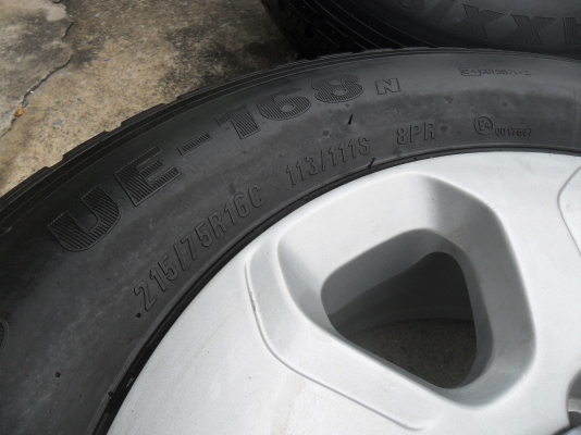 ล้อแม็ก 16นิ้ว6รู เชฟ พร้อมยาง สวยๆ 4 ล้อ ราคา 6700 บาท