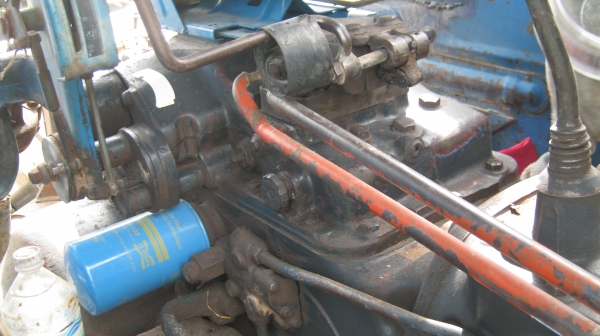 ขายรถไถฟอร์ด  สภาพพร้อมใช้งาน  มีเอกสารครบ อุปกรณ์ตามรูป แถมคราดทำใหม่ให้