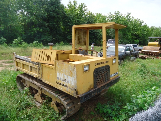 ขายด่วนรถดรั้มตีนตะขาบสภาพพร้อมใช้งานไมมีเอกสาร