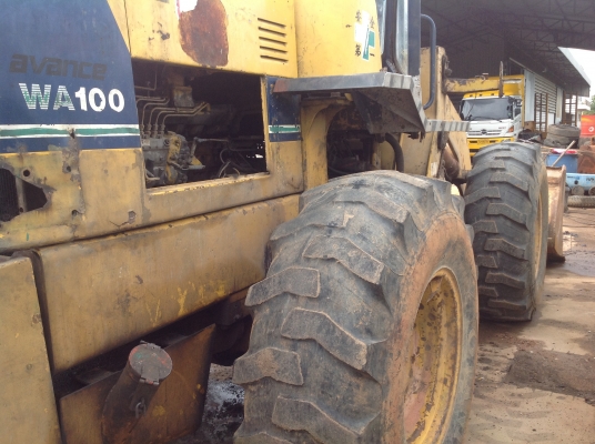 ขายด่วน!! ก่อนปรับสภาพสี  รถตักล้อยางWA100-1