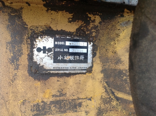 ขายด่วน!! ก่อนปรับสภาพสี  รถตักล้อยางWA100-1