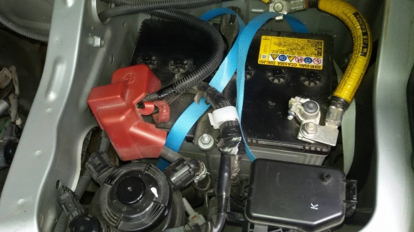 ขายรถ  Totota  commuter ปี 56  สีบรอนเทา