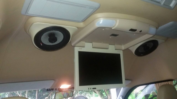 ขายรถ  Totota  commuter ปี 56  สีบรอนเทา