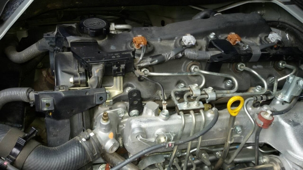 ขายรถ  Totota  commuter ปี 56  สีบรอนเทา