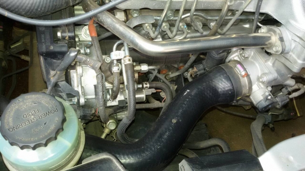 ขายรถ  Totota  commuter ปี 56  สีบรอนเทา