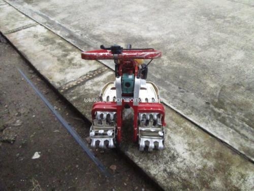 เครื่องกำจัดวัชพืชในร่องข้าว !!!   HONDA     TG-E   รหัสสินค้า : 14001866   หรือเพิ่มเติมไดที่ www.nihonmono.com