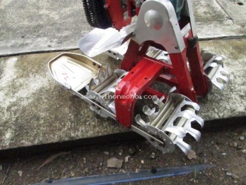 เครื่องกำจัดวัชพืชในร่องข้าว !!!   HONDA     TG-E   รหัสสินค้า : 14001866   หรือเพิ่มเติมไดที่ www.nihonmono.com