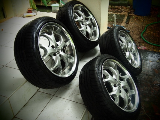 Lenso Kaiser พร้อม ยาง 17 นิ้ว สวย ๆ