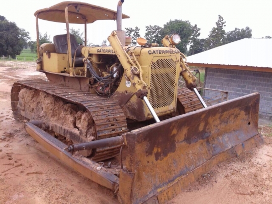 ขายรถแทรคเตอร์ CAT D4D เครื่อง 43V ตีนไก่ เกียร์ตัด สภาพเดิมๆตามรุ่น รถสวยพร้อมใช้งาน เอกสารสัญญาซื้อขาย